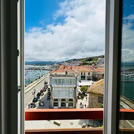 Holibai, Miradoiro En Zona De Lujo, * Baiona